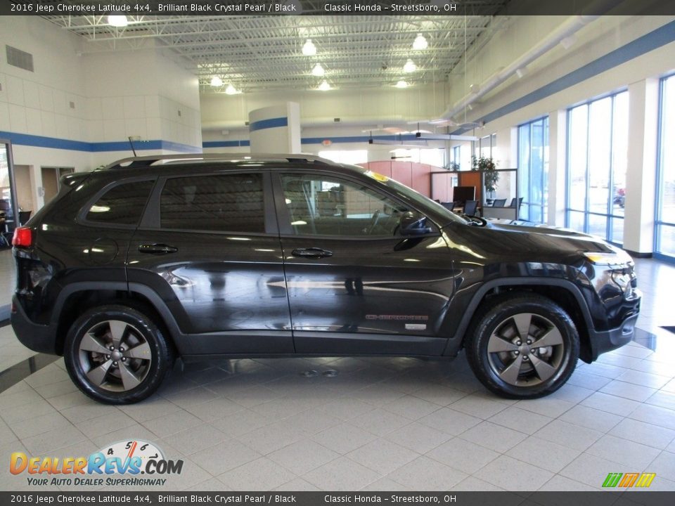 2016 Jeep Cherokee Latitude 4x4 Brilliant Black Crystal Pearl / Black Photo #4