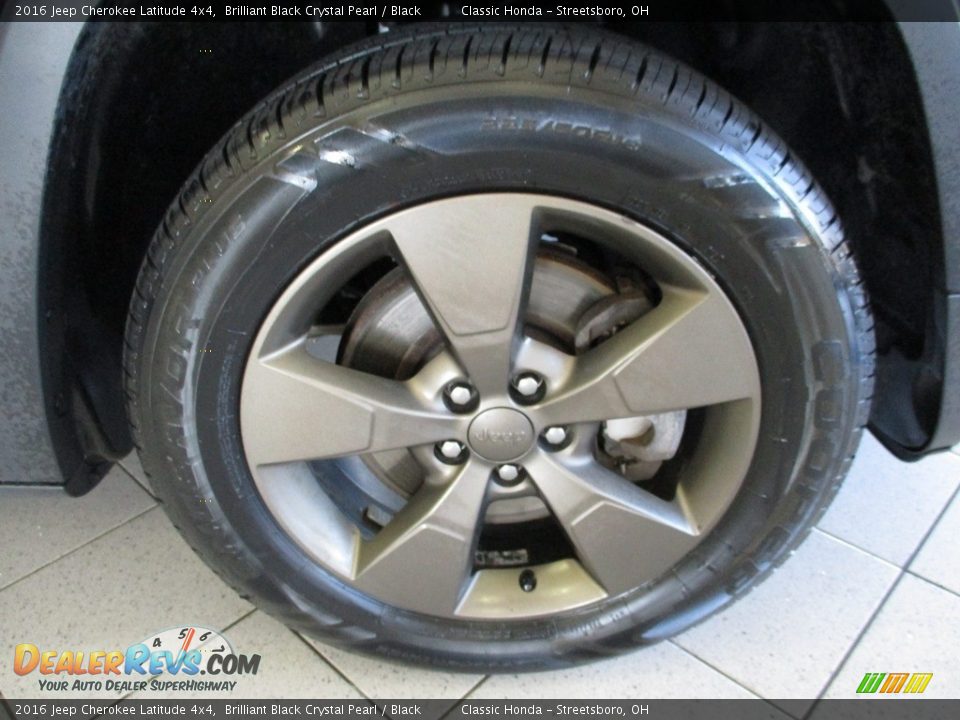 2016 Jeep Cherokee Latitude 4x4 Brilliant Black Crystal Pearl / Black Photo #5
