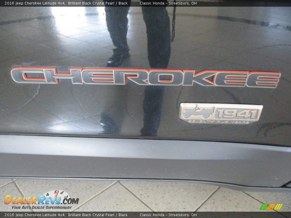 2016 Jeep Cherokee Latitude 4x4 Brilliant Black Crystal Pearl / Black Photo #6