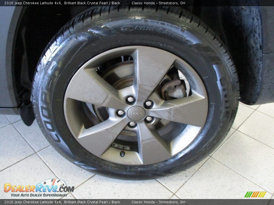 2016 Jeep Cherokee Latitude 4x4 Brilliant Black Crystal Pearl / Black Photo #12