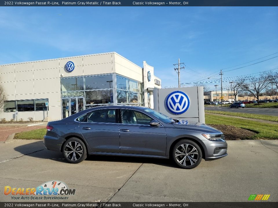2022 Volkswagen Passat R-Line Platinum Gray Metallic / Titan Black Photo #2