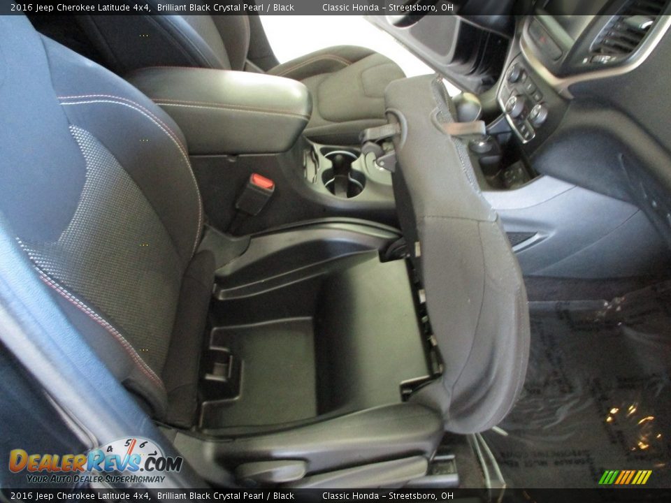 2016 Jeep Cherokee Latitude 4x4 Brilliant Black Crystal Pearl / Black Photo #19