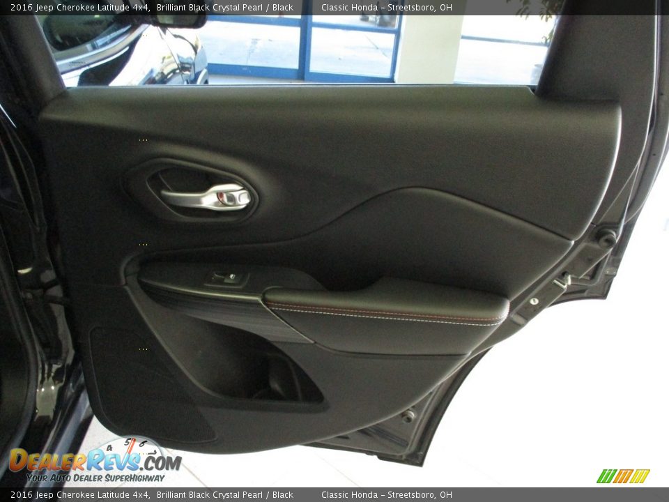 2016 Jeep Cherokee Latitude 4x4 Brilliant Black Crystal Pearl / Black Photo #20