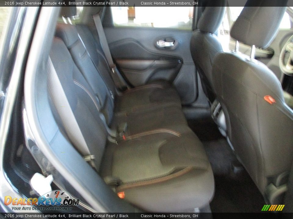 2016 Jeep Cherokee Latitude 4x4 Brilliant Black Crystal Pearl / Black Photo #22
