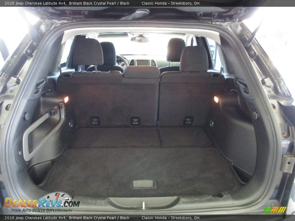 2016 Jeep Cherokee Latitude 4x4 Brilliant Black Crystal Pearl / Black Photo #23