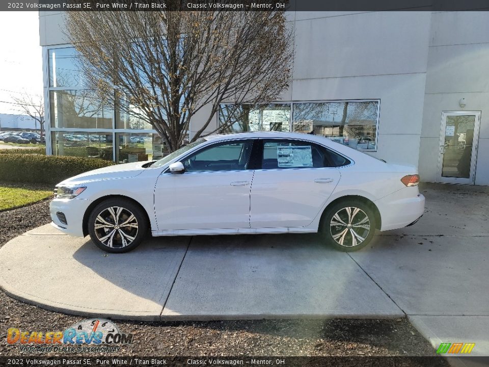 Pure White 2022 Volkswagen Passat SE Photo #2