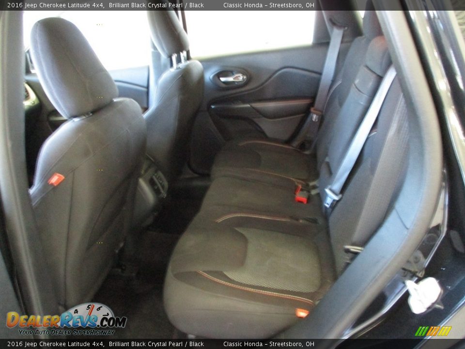2016 Jeep Cherokee Latitude 4x4 Brilliant Black Crystal Pearl / Black Photo #28