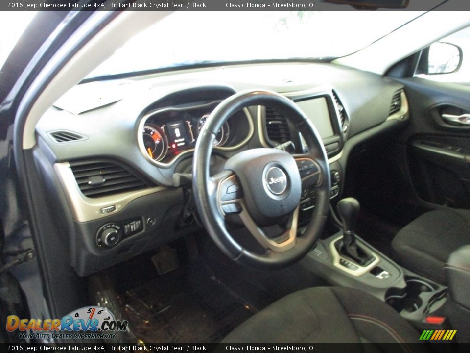 2016 Jeep Cherokee Latitude 4x4 Brilliant Black Crystal Pearl / Black Photo #30