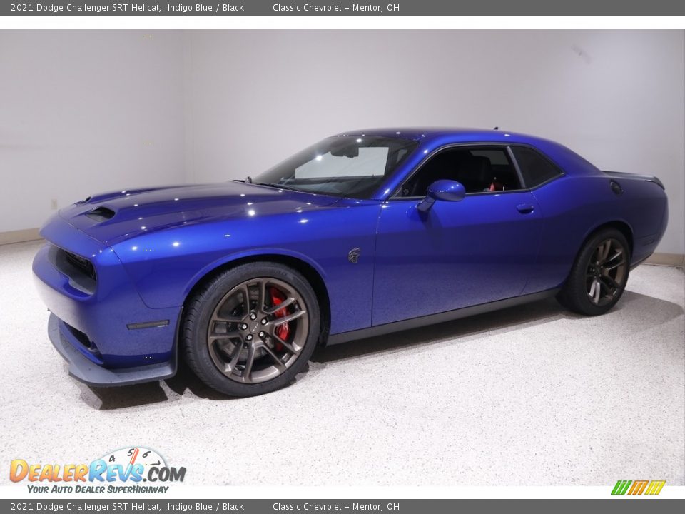 Front 3/4 View of 2021 Dodge Challenger SRT Hellcat Photo #3