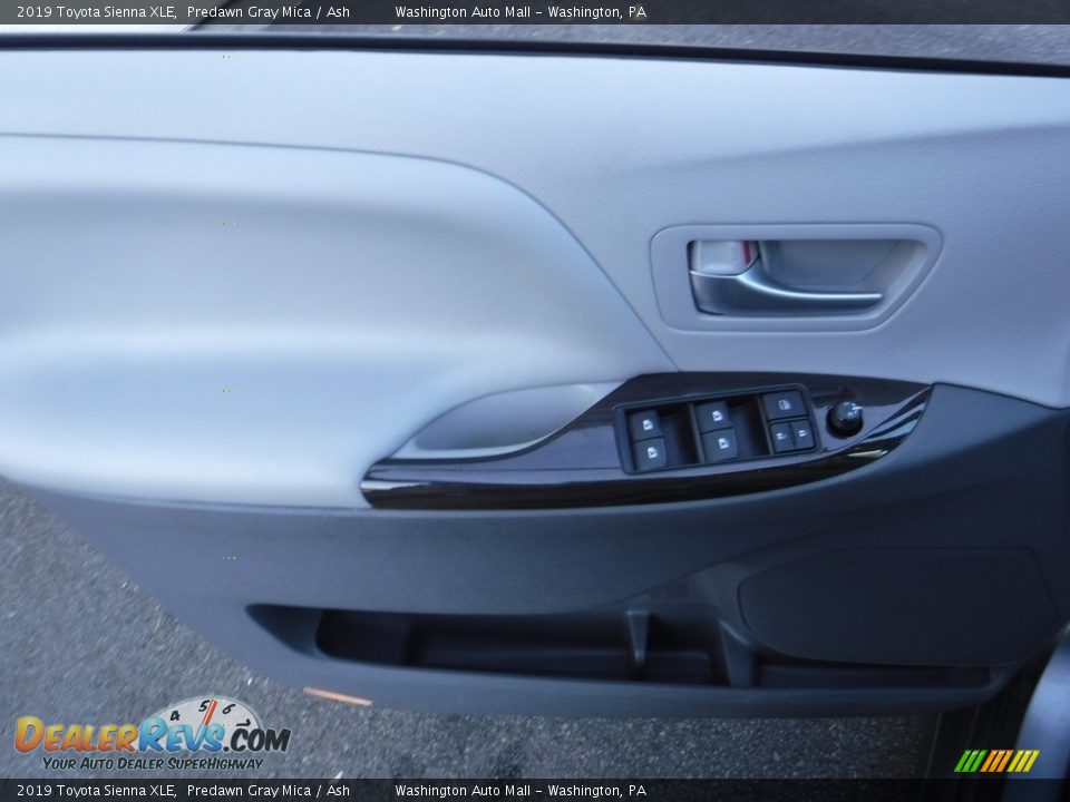 2019 Toyota Sienna XLE Predawn Gray Mica / Ash Photo #19