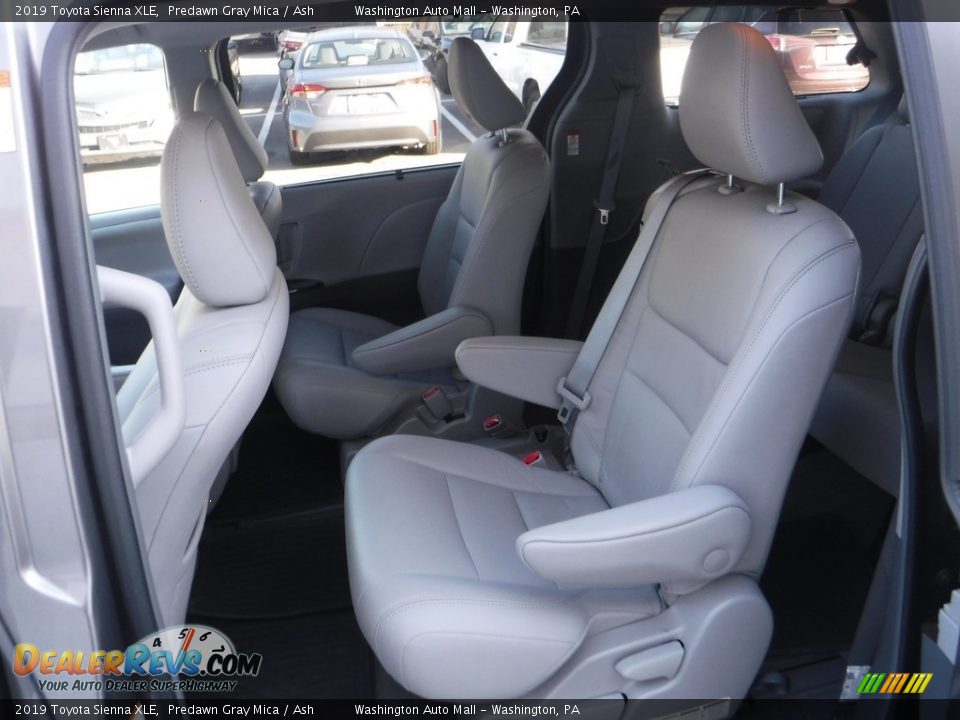 2019 Toyota Sienna XLE Predawn Gray Mica / Ash Photo #29