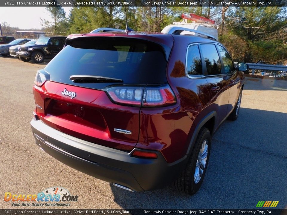 2021 Jeep Cherokee Latitude Lux 4x4 Velvet Red Pearl / Ski Gray/Black Photo #5