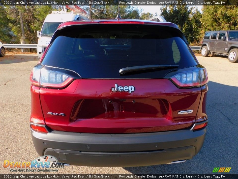 2021 Jeep Cherokee Latitude Lux 4x4 Velvet Red Pearl / Ski Gray/Black Photo #6