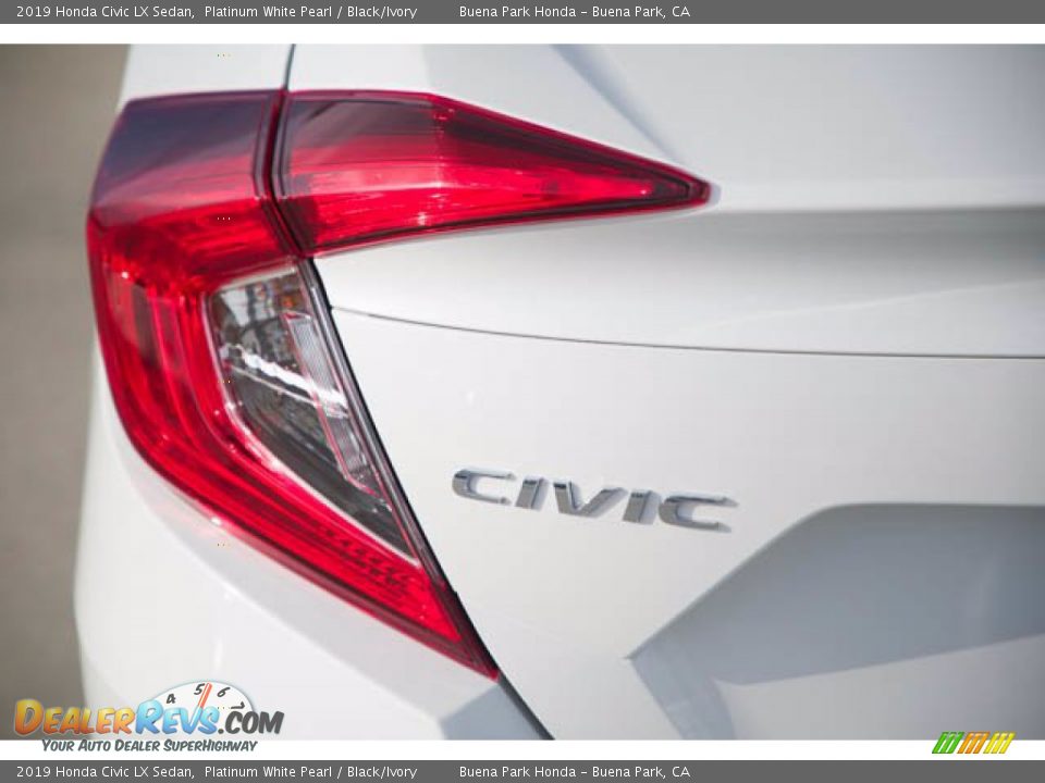 2019 Honda Civic LX Sedan Platinum White Pearl / Black/Ivory Photo #12
