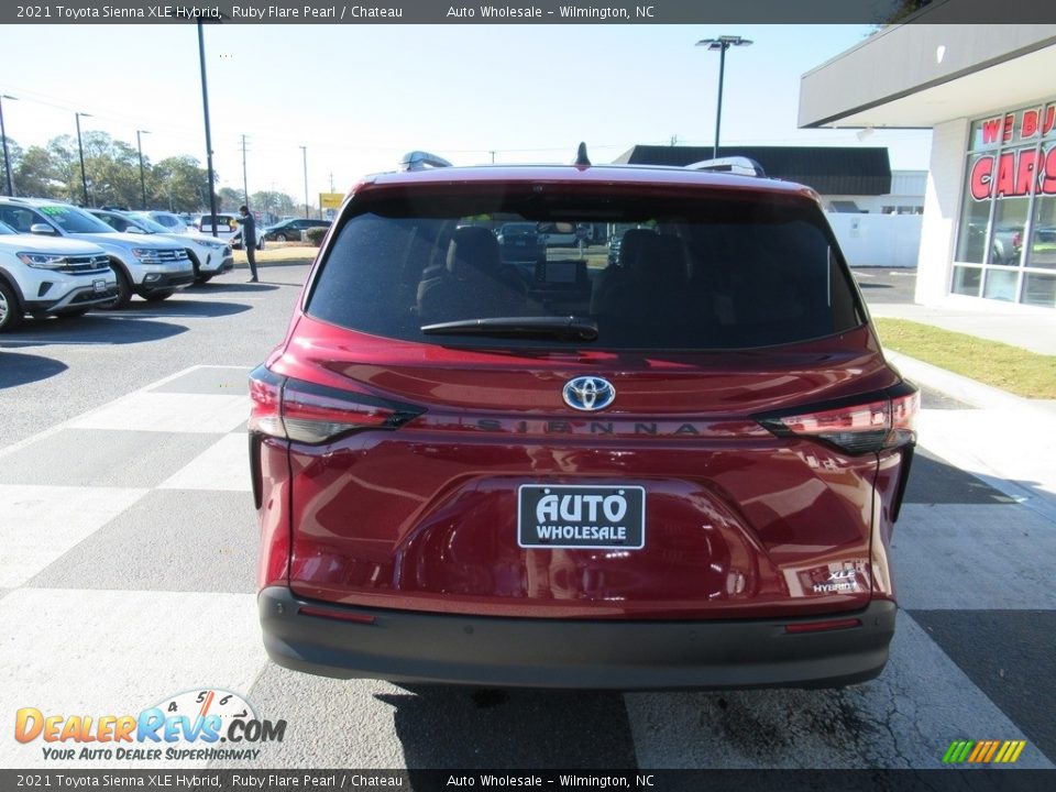 2021 Toyota Sienna XLE Hybrid Ruby Flare Pearl / Chateau Photo #4