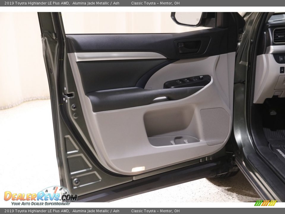 2019 Toyota Highlander LE Plus AWD Alumina Jade Metallic / Ash Photo #4