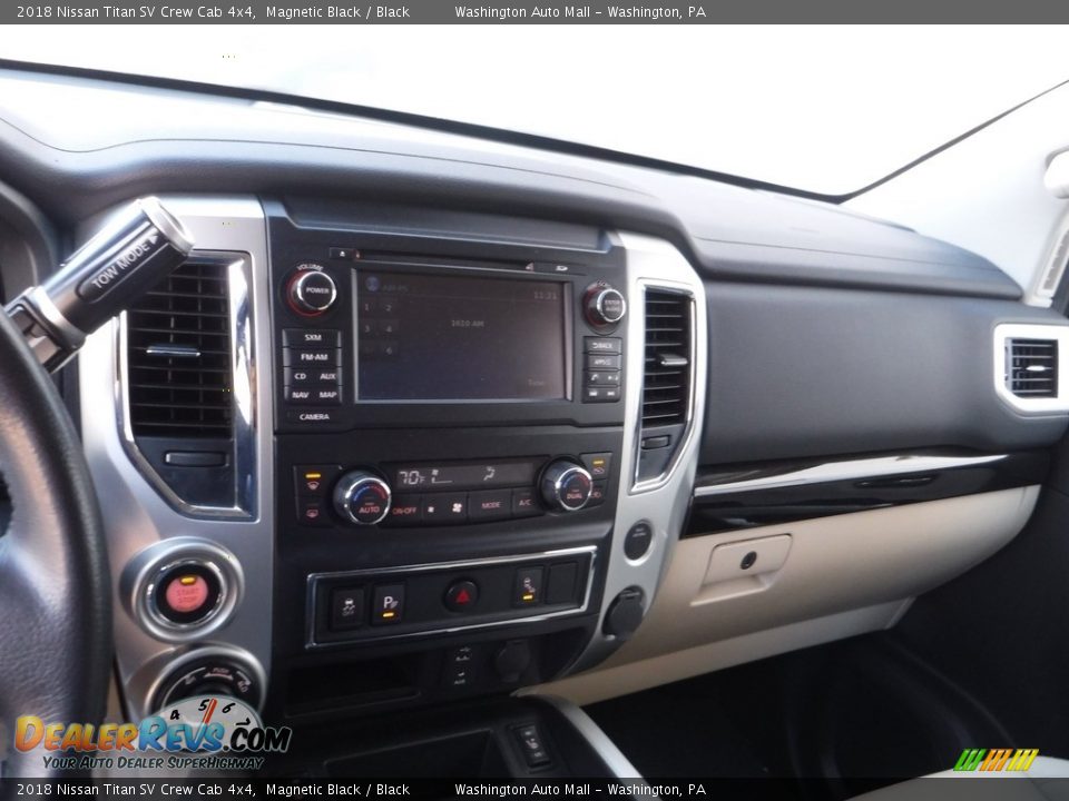 2018 Nissan Titan SV Crew Cab 4x4 Magnetic Black / Black Photo #3