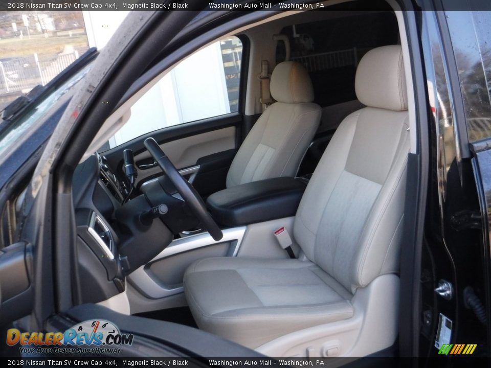 2018 Nissan Titan SV Crew Cab 4x4 Magnetic Black / Black Photo #22