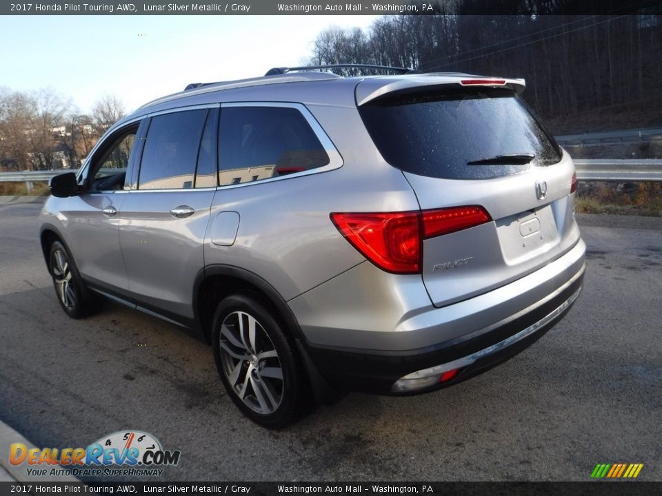 2017 Honda Pilot Touring AWD Lunar Silver Metallic / Gray Photo #13