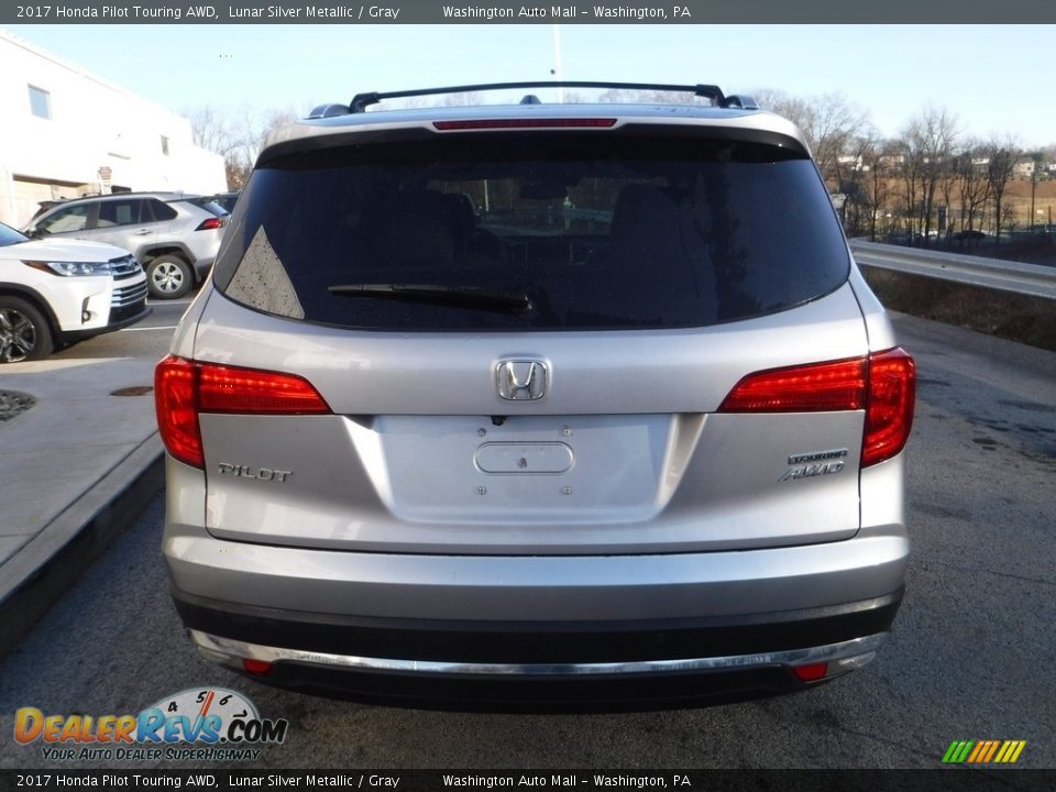 2017 Honda Pilot Touring AWD Lunar Silver Metallic / Gray Photo #14