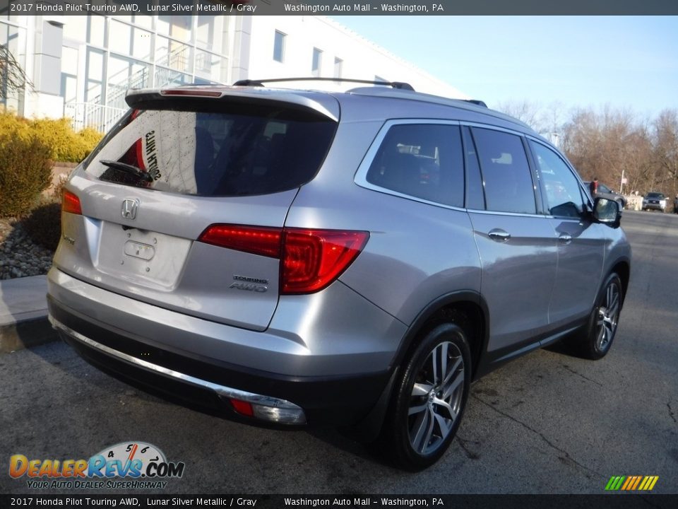 2017 Honda Pilot Touring AWD Lunar Silver Metallic / Gray Photo #16