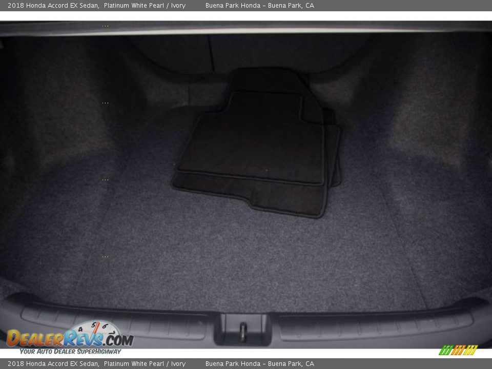 2018 Honda Accord EX Sedan Platinum White Pearl / Ivory Photo #20