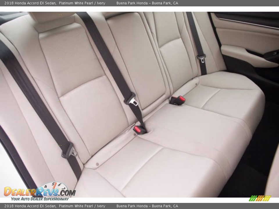 2018 Honda Accord EX Sedan Platinum White Pearl / Ivory Photo #22