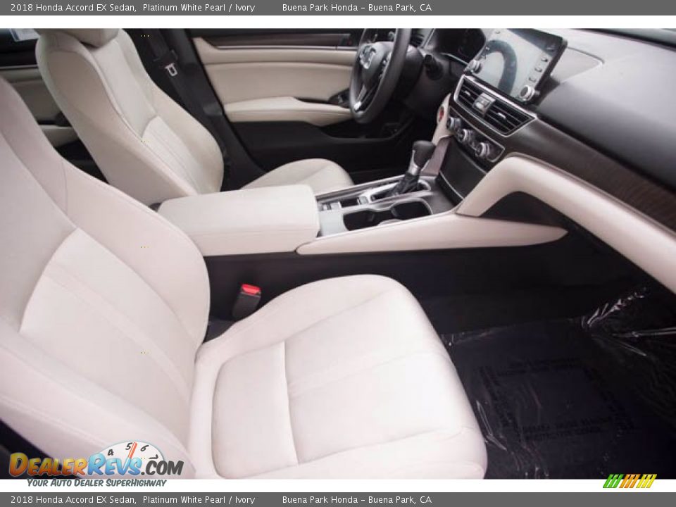2018 Honda Accord EX Sedan Platinum White Pearl / Ivory Photo #23