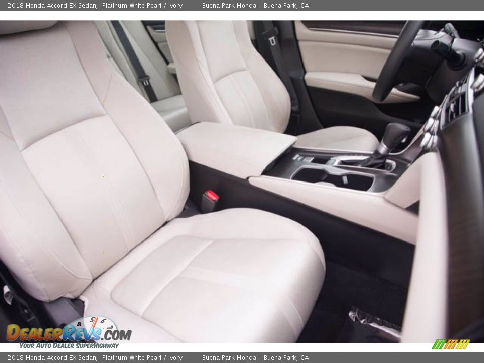 2018 Honda Accord EX Sedan Platinum White Pearl / Ivory Photo #24