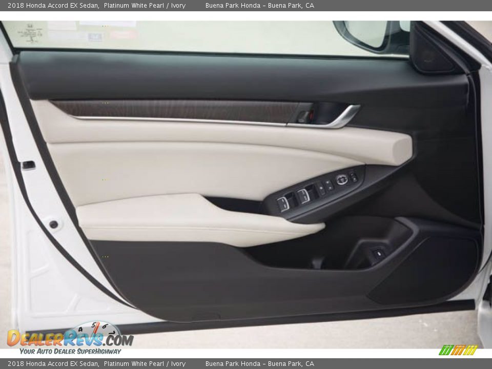 2018 Honda Accord EX Sedan Platinum White Pearl / Ivory Photo #29