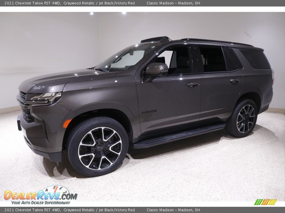 Front 3/4 View of 2021 Chevrolet Tahoe RST 4WD Photo #3