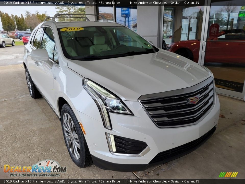 2019 Cadillac XT5 Premium Luxury AWD Crystal White Tricoat / Sahara Beige Photo #2