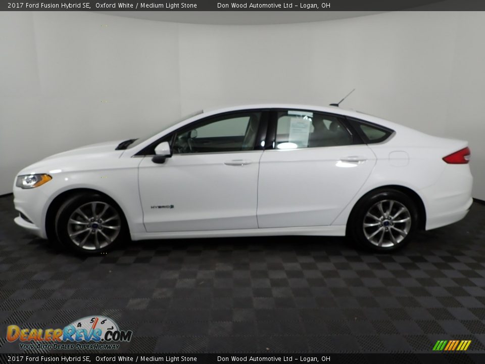 2017 Ford Fusion Hybrid SE Oxford White / Medium Light Stone Photo #9