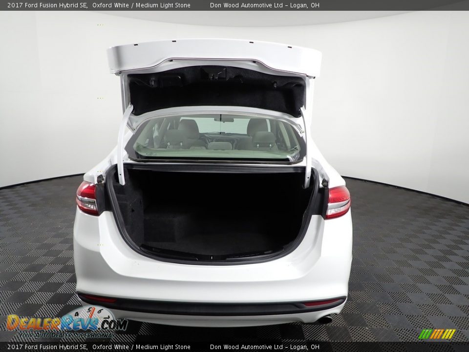 2017 Ford Fusion Hybrid SE Oxford White / Medium Light Stone Photo #12