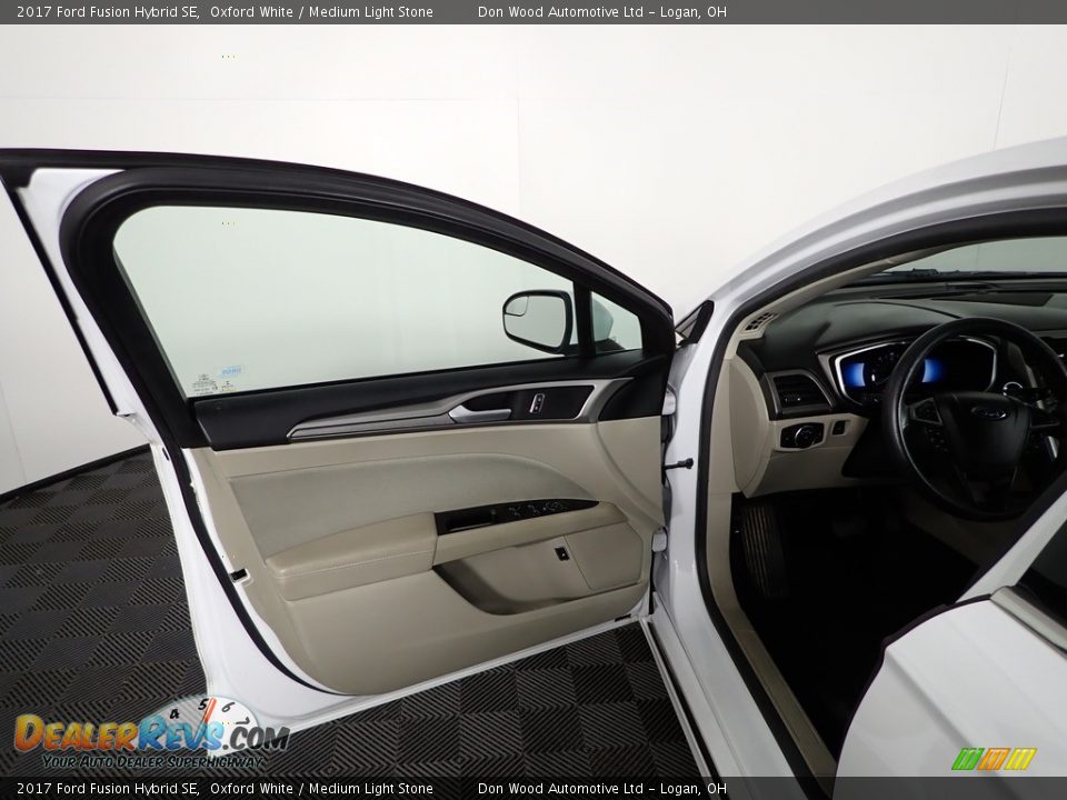 2017 Ford Fusion Hybrid SE Oxford White / Medium Light Stone Photo #15
