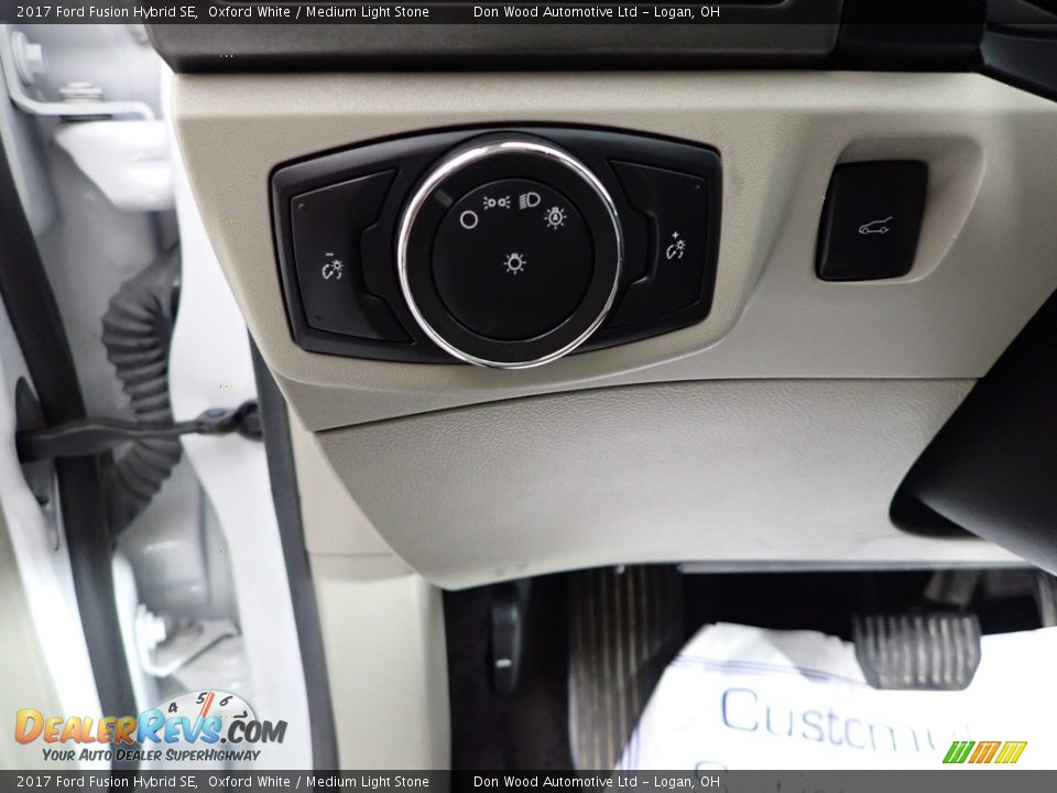 2017 Ford Fusion Hybrid SE Oxford White / Medium Light Stone Photo #19