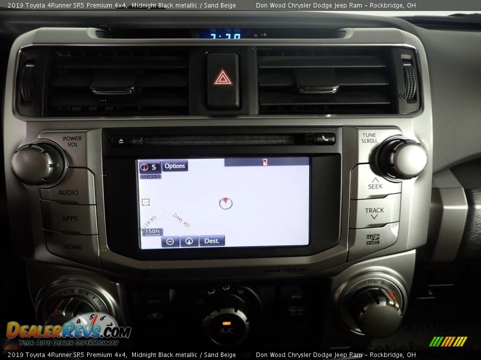 2019 Toyota 4Runner SR5 Premium 4x4 Midnight Black metallic / Sand Beige Photo #2