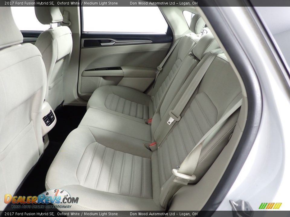 2017 Ford Fusion Hybrid SE Oxford White / Medium Light Stone Photo #29