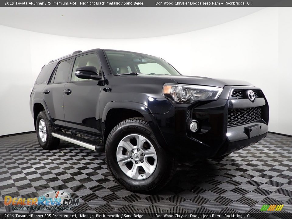 2019 Toyota 4Runner SR5 Premium 4x4 Midnight Black metallic / Sand Beige Photo #5