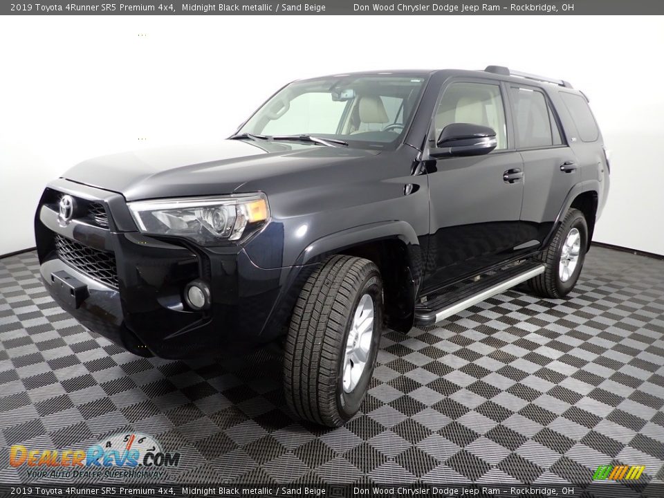 2019 Toyota 4Runner SR5 Premium 4x4 Midnight Black metallic / Sand Beige Photo #10