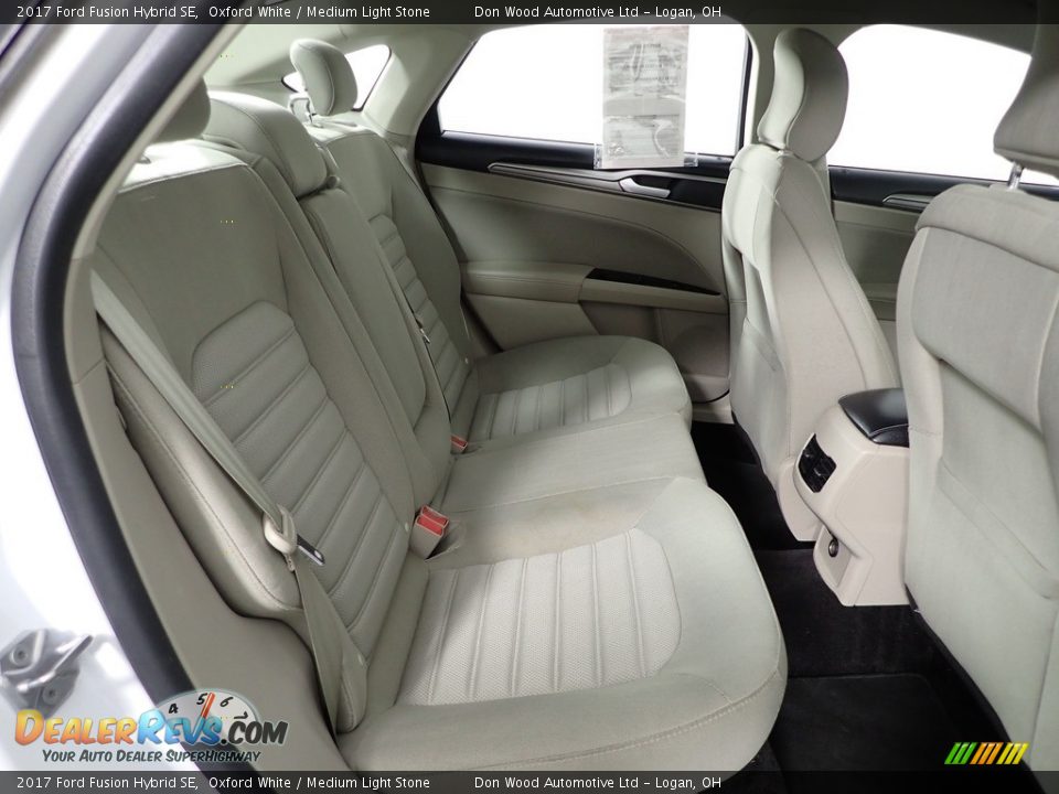 2017 Ford Fusion Hybrid SE Oxford White / Medium Light Stone Photo #36