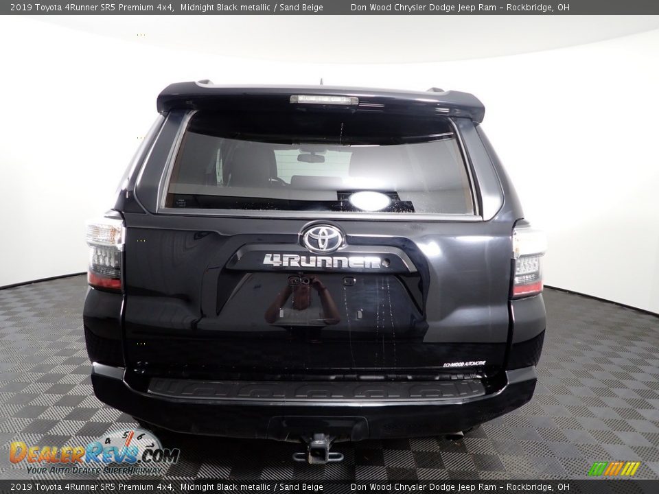 2019 Toyota 4Runner SR5 Premium 4x4 Midnight Black metallic / Sand Beige Photo #13