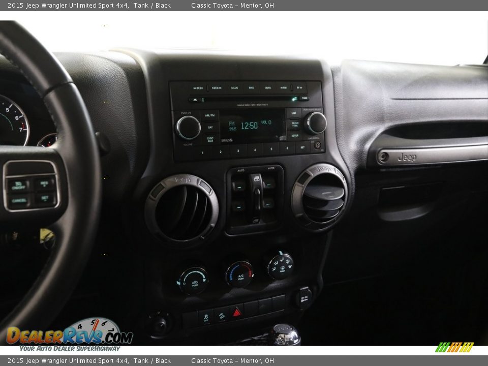 2015 Jeep Wrangler Unlimited Sport 4x4 Tank / Black Photo #9
