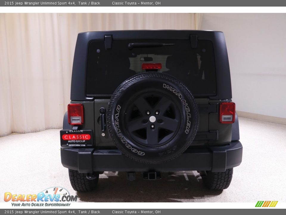 2015 Jeep Wrangler Unlimited Sport 4x4 Tank / Black Photo #15