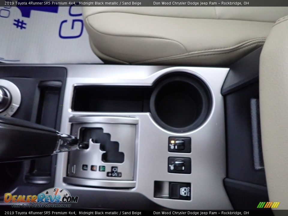 2019 Toyota 4Runner SR5 Premium 4x4 Midnight Black metallic / Sand Beige Photo #27