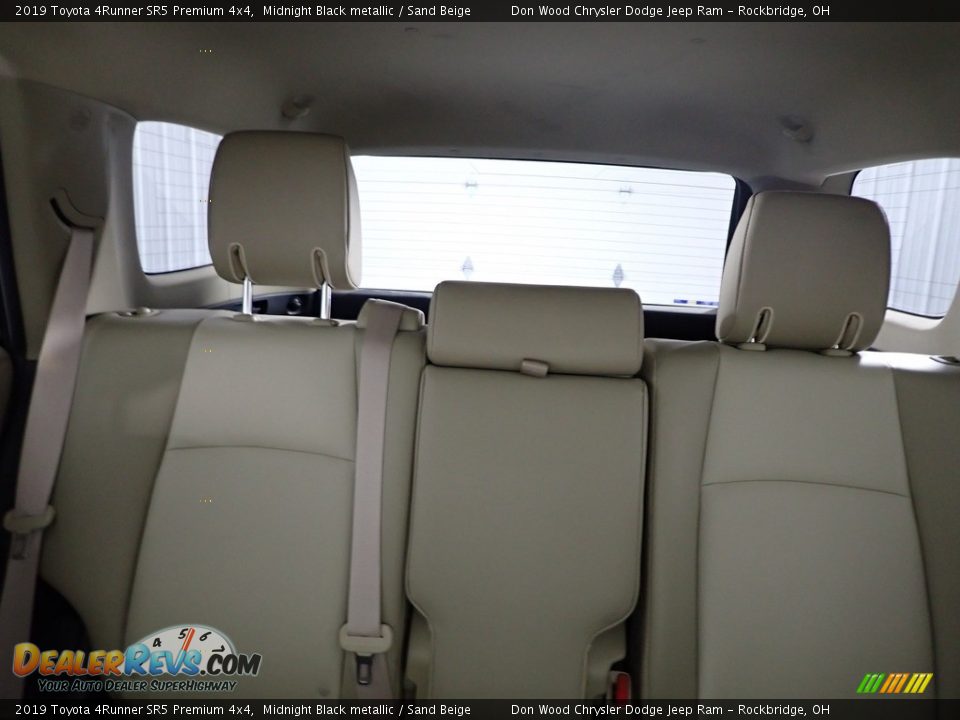 2019 Toyota 4Runner SR5 Premium 4x4 Midnight Black metallic / Sand Beige Photo #29