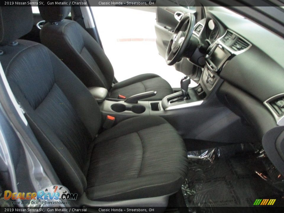 2019 Nissan Sentra SV Gun Metallic / Charcoal Photo #16