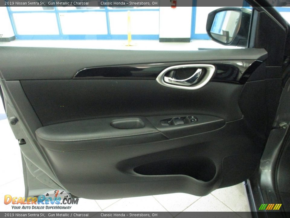 2019 Nissan Sentra SV Gun Metallic / Charcoal Photo #25