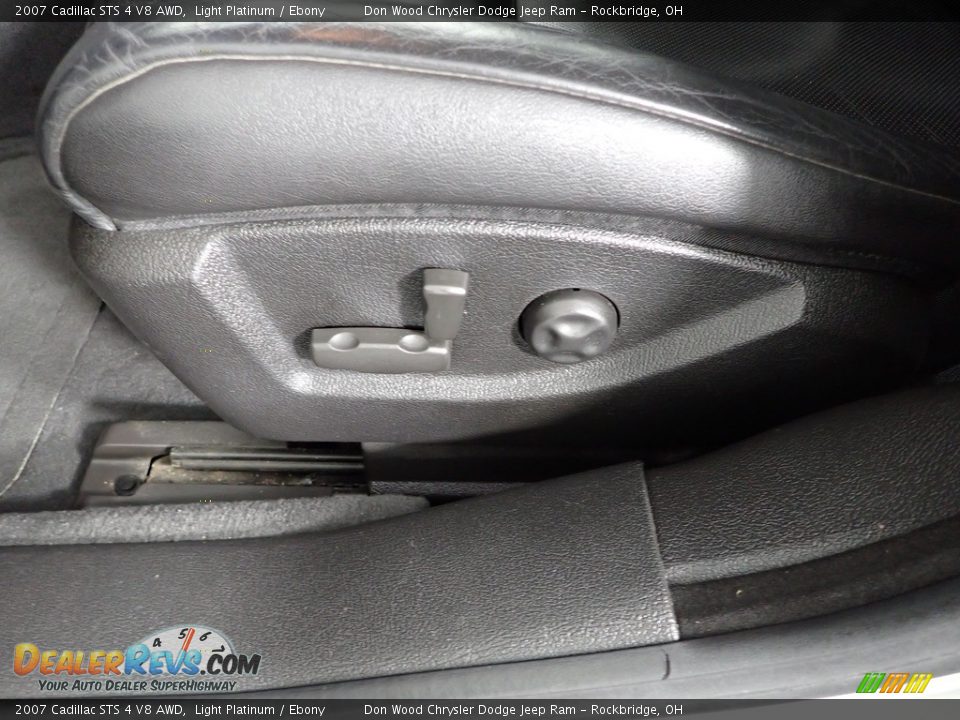 2007 Cadillac STS 4 V8 AWD Light Platinum / Ebony Photo #17
