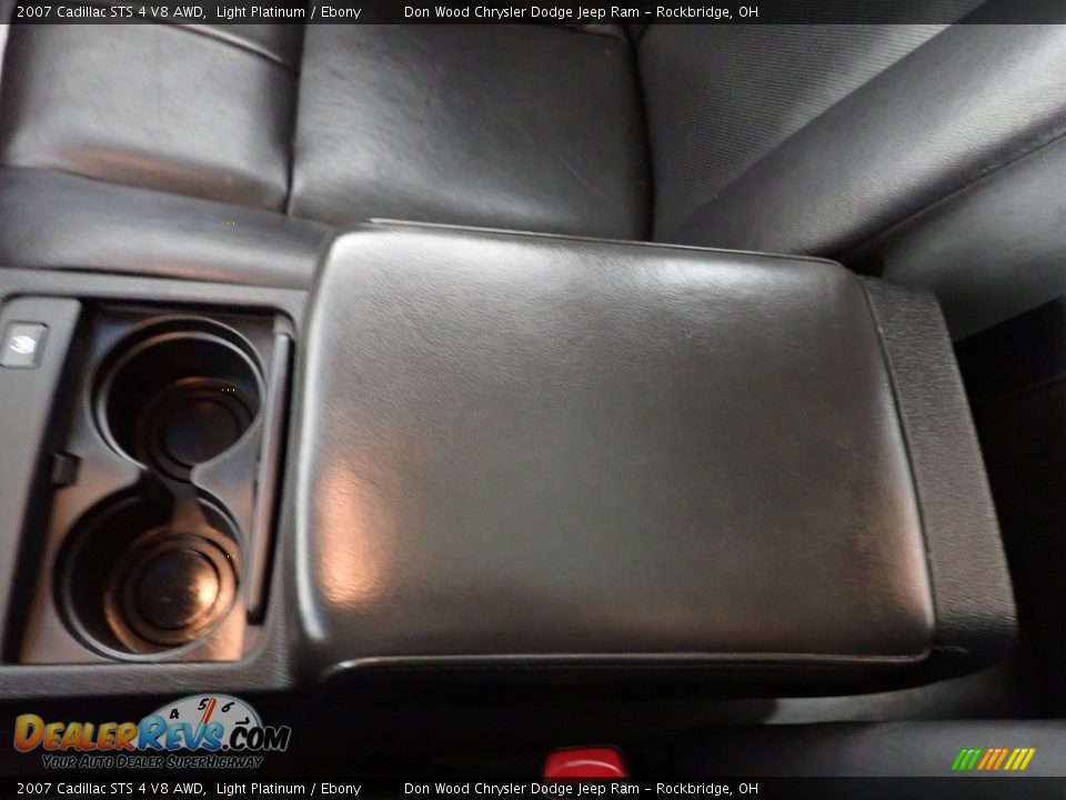 2007 Cadillac STS 4 V8 AWD Light Platinum / Ebony Photo #27